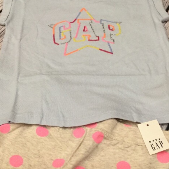 Baby Gap Girls 18-24 months Star Shirt & Polka Dot Shorts - Picture 3 of 3